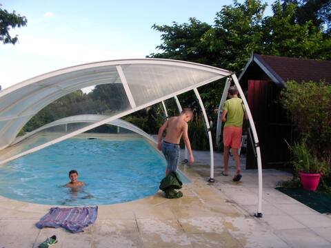 Le Mans, swimming pool, breakfast offered, REAL AIRB&B