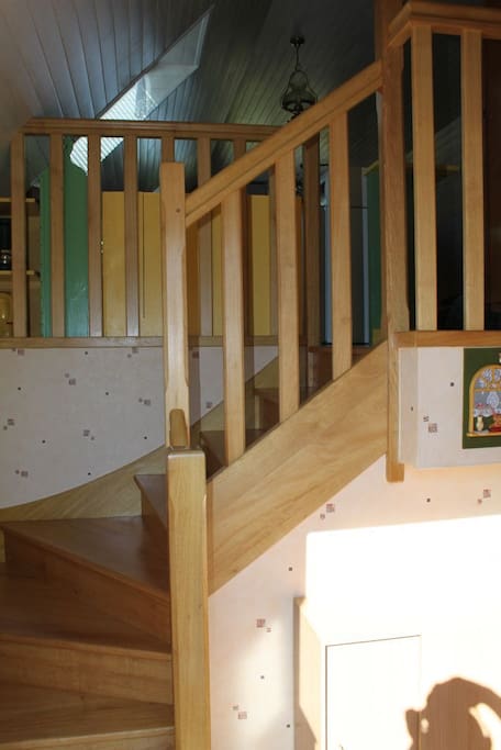 Escalier de 8 marches permettant l'accès au logement