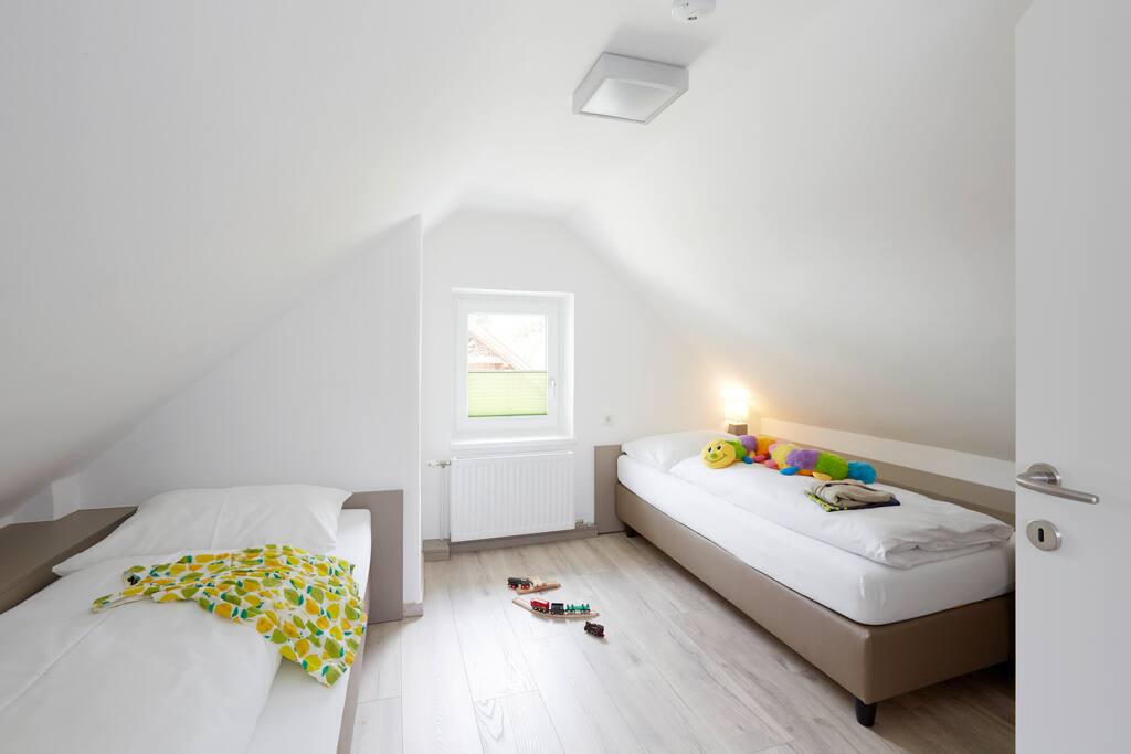 Schlafzimmer 2