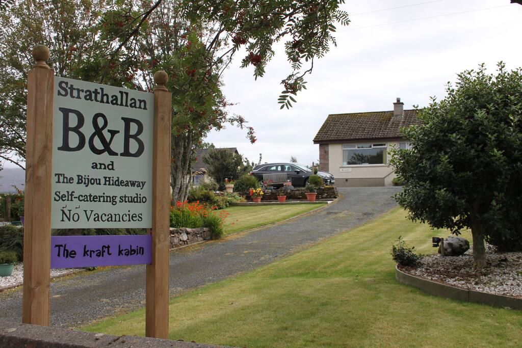Strathallan B & B