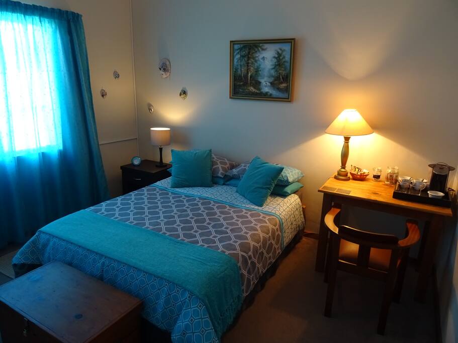 Room 1: Double bed