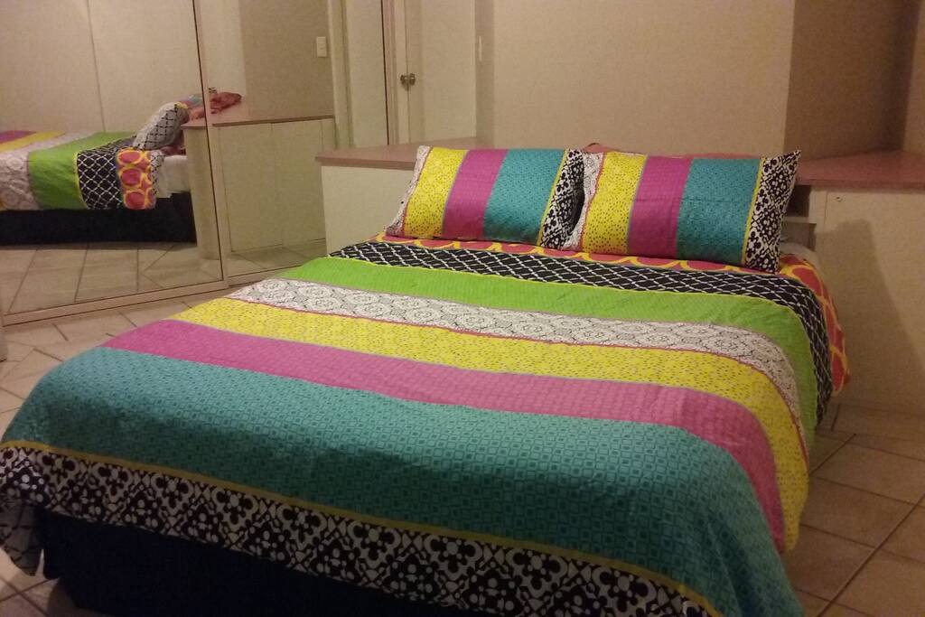 Bedroom - Queen size bed