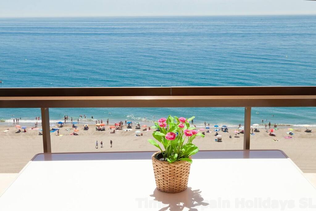 Seating with seaviews