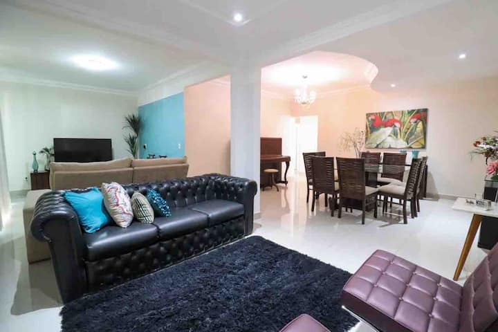 “Casa C/ Jacuzzi Espaço Gourmet | Família /Grupos - Goiânia