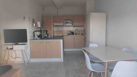 Airbnb performant: Spacious apartment facing the sea Narbonne plage à Narbonne