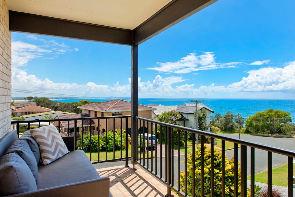 Apricari Bonny Hills, extensive ocean views up and down the coast