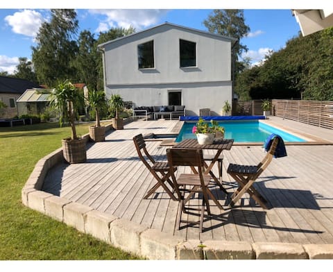 Big house with 5 bedrooms and pool