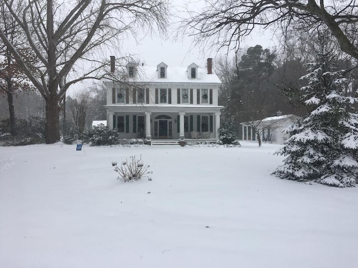 Spring Hill Guest Cottage - Portsmouth