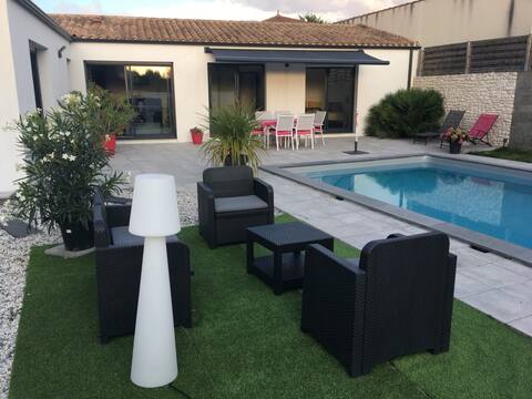 Lovely Villa with Pool: La Rochelle /Ile de Ré