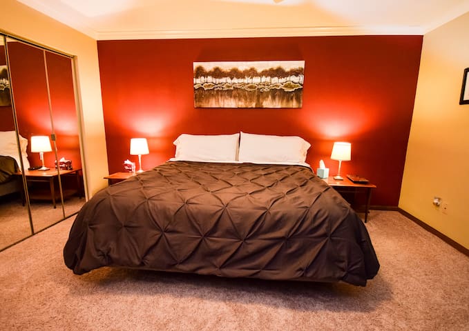 Master King Suite, St. Louis/Scott AFB