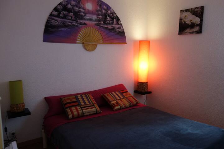 ห้องนอนและบ้านที่อบอุ่น