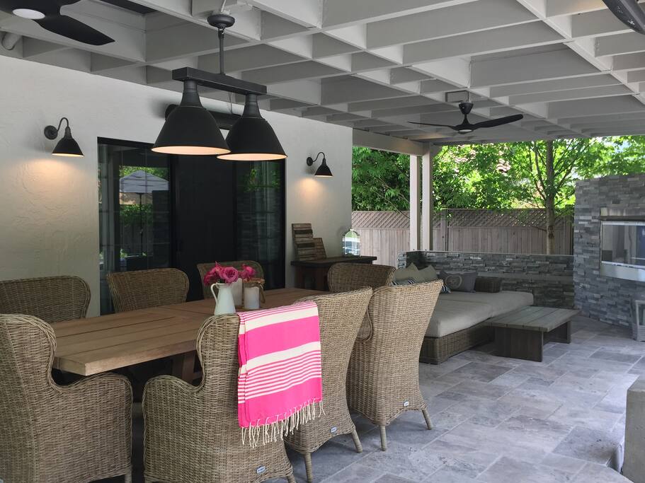 Covered patio: dining for 8 w/fans, heaters, gas fireplace, deep seat sofa