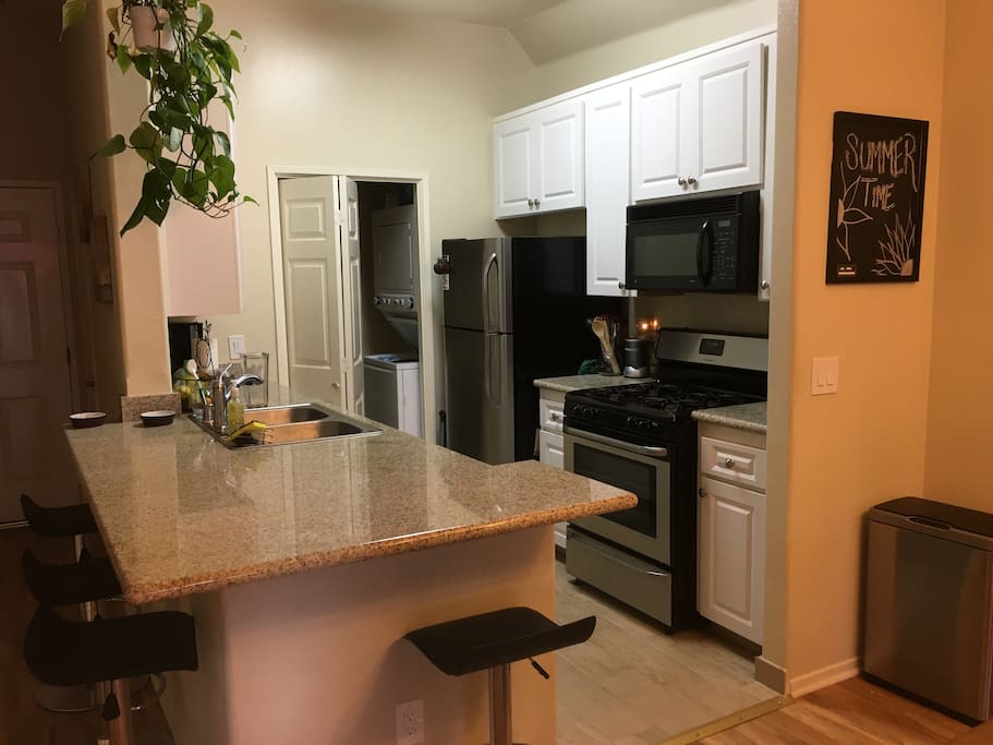 Kitchen/Washer/Dryer