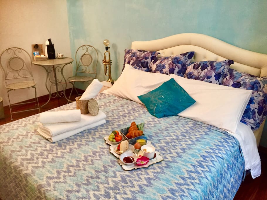 New bed in bourbon street room