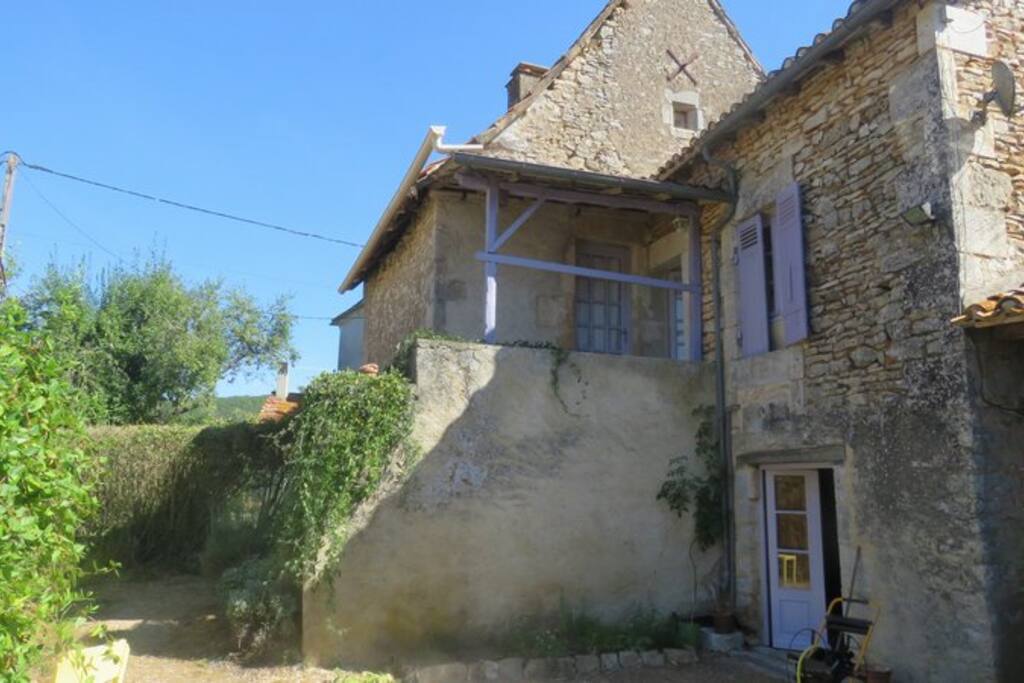 Front showing spare room below
