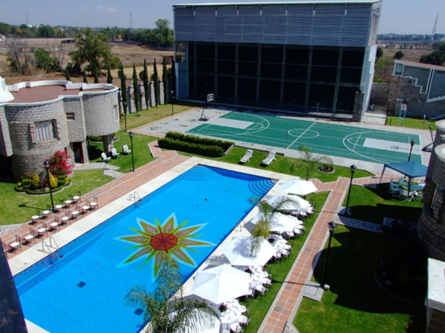 Piscina / Canchas