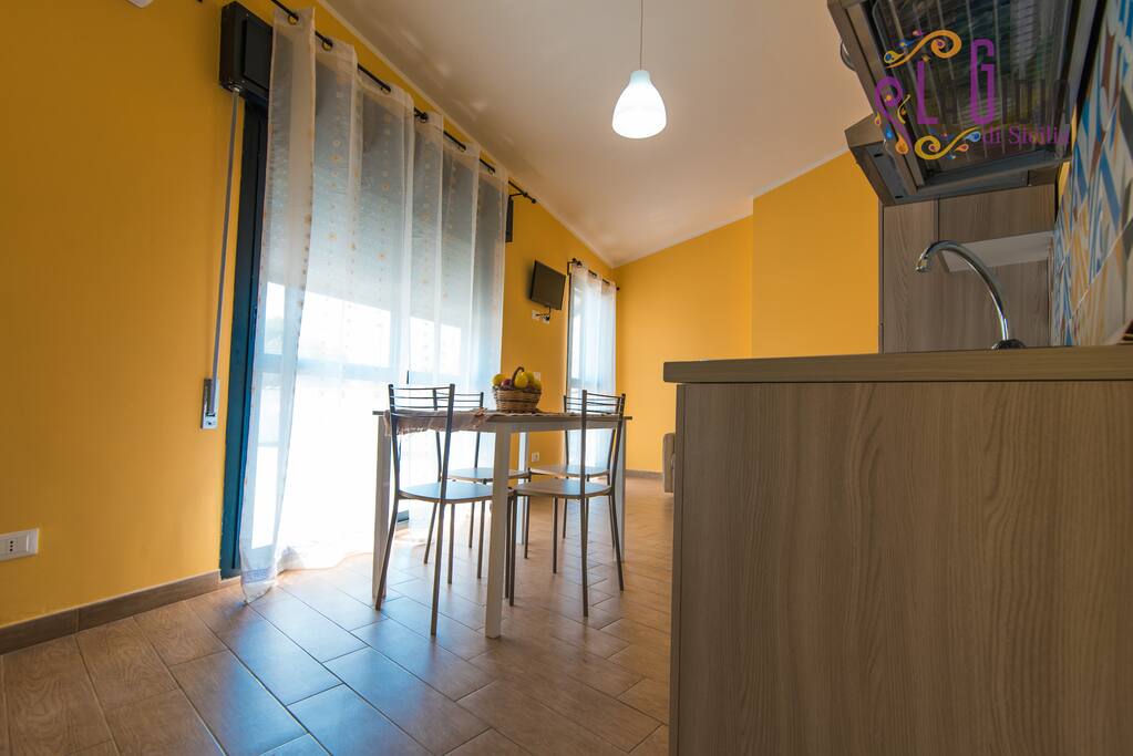 stanza da pranzo e cucina