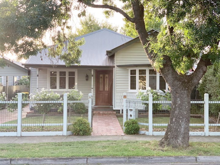 Rubie Thomson Cottage located in leafy Northcote Houses for Rent in Northcote, Victoria Rubie Thomson Cottage located in leafy Northcote Houses for Rent in Northcote, Victoria