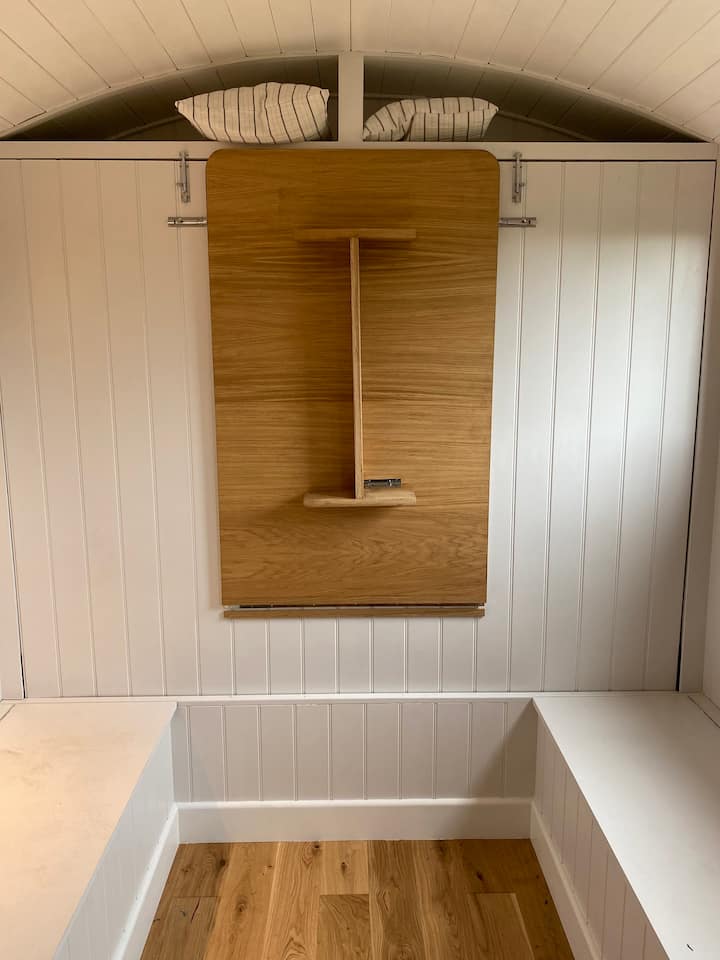 Dark Skies Shepherds Huts - Skylark - Kent