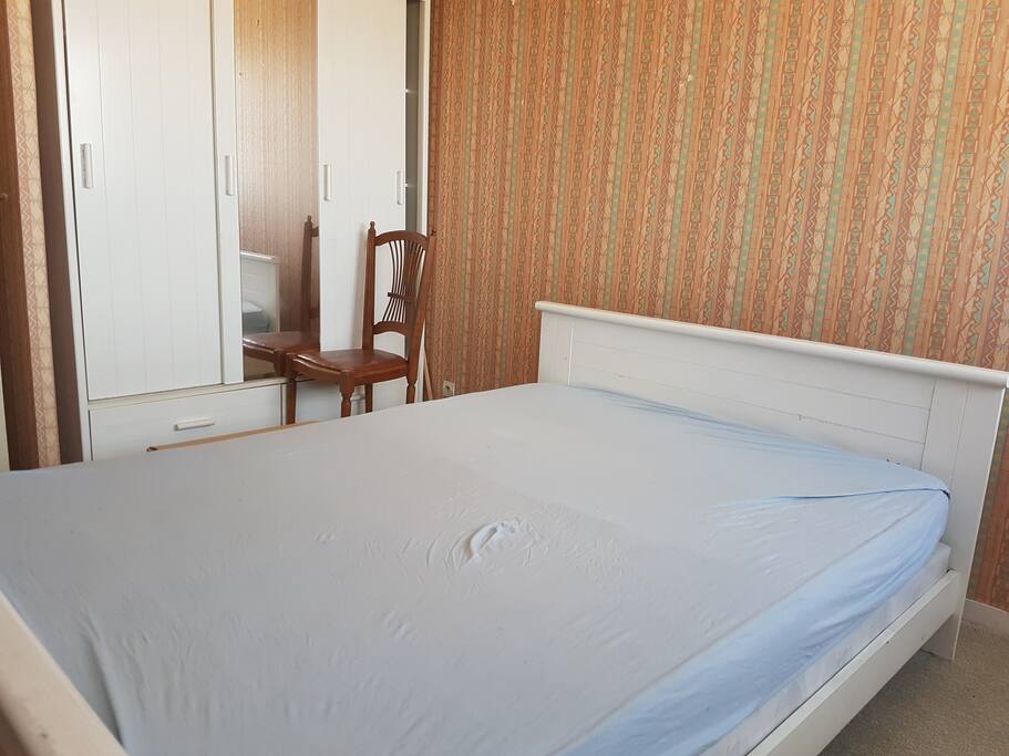 Une chambre paisible et très calme ...