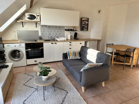 The stopover of Neauphle apartment near Versailles