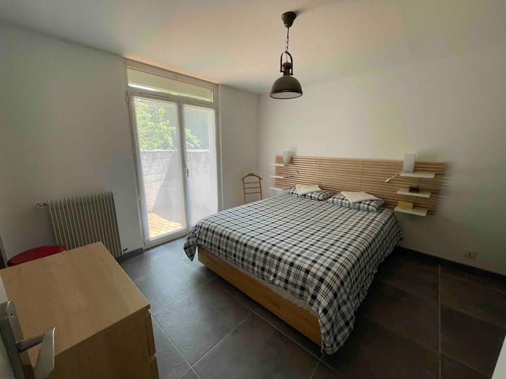 Საძინებელი 1