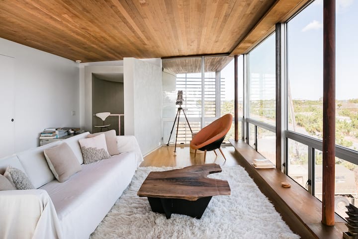 Modern Architectural Gem with Panoramic Coastline Views