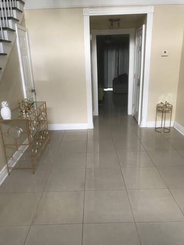 Nola Home close to Jazz Fest and French Quarter gallery image 4