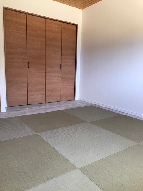 独立房间4
日式客房
3人入住，带日式蒲团