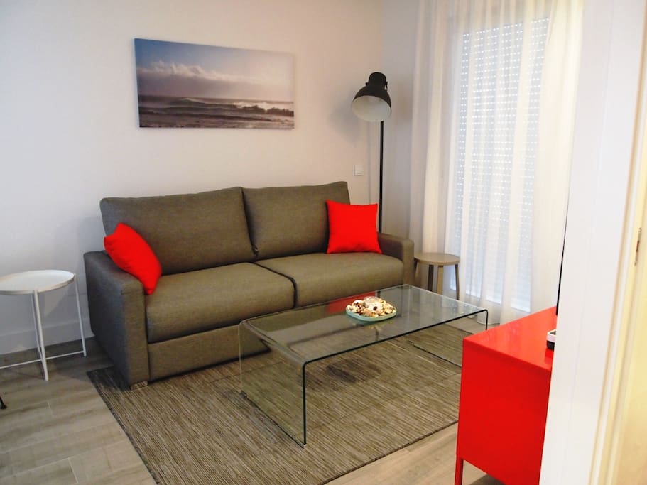 Bonito Salón con sofá cama comodísimo