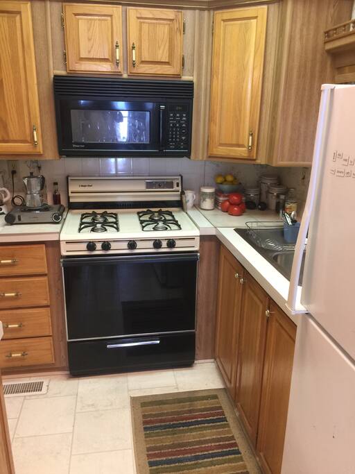 Full sized kitchen appliances