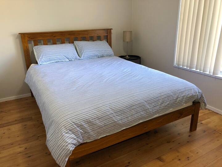 Dormitorio 2: cama tamaño queen