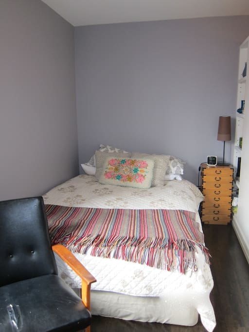 Queen size bed