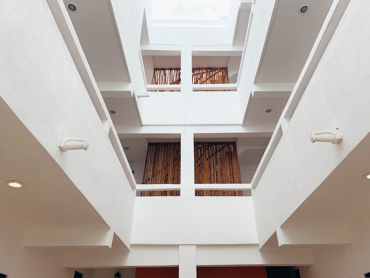 Sunrise & Sunset | 1BR King · Rooftop · Local Vibe — 1 bedroom vacation rental in Isla Mujeres