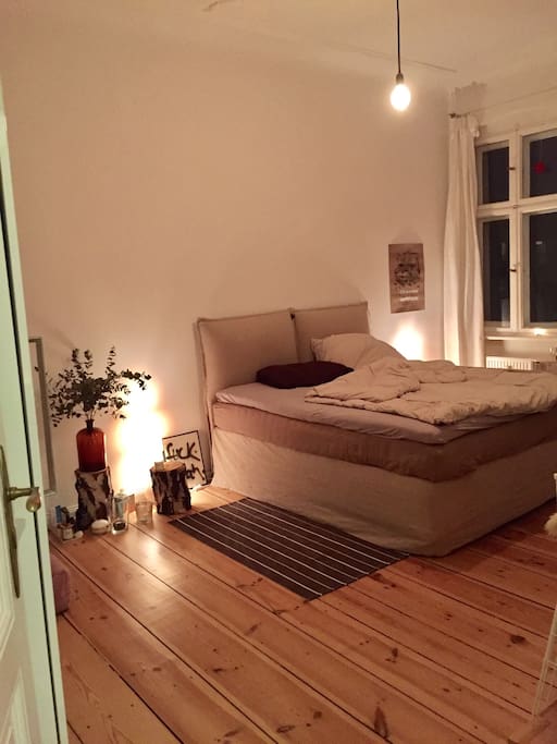 Schlafzimmer (nachts)