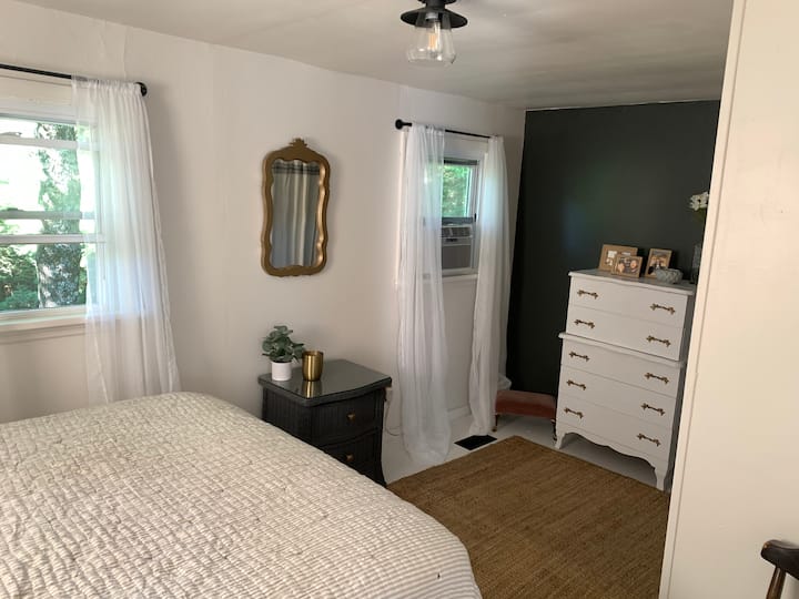 Dhomë gjumi një në katin kryesor