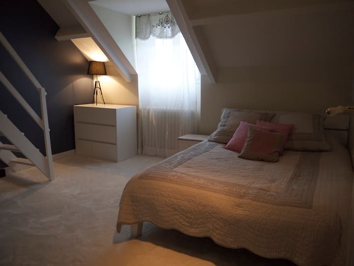 Спална соба со мецанин, втор кат