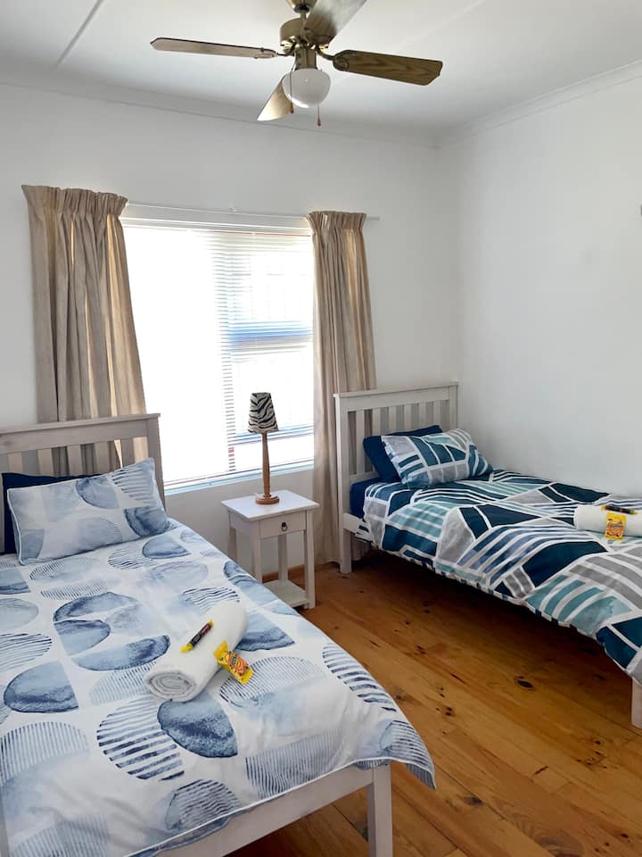 Საძინებელი 3 (ორი ერთადგილიანი საწოლით) 