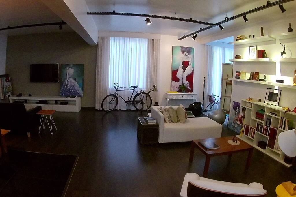 Living Room - Amazing Space!