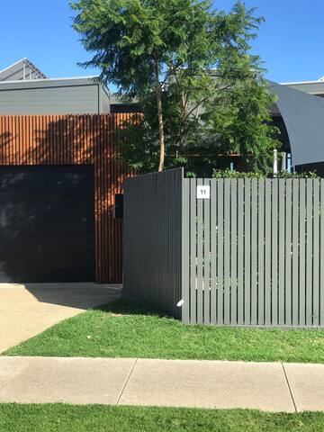 Torquay Tranquil Retreat… Generous 4 BR Home gallery image 2