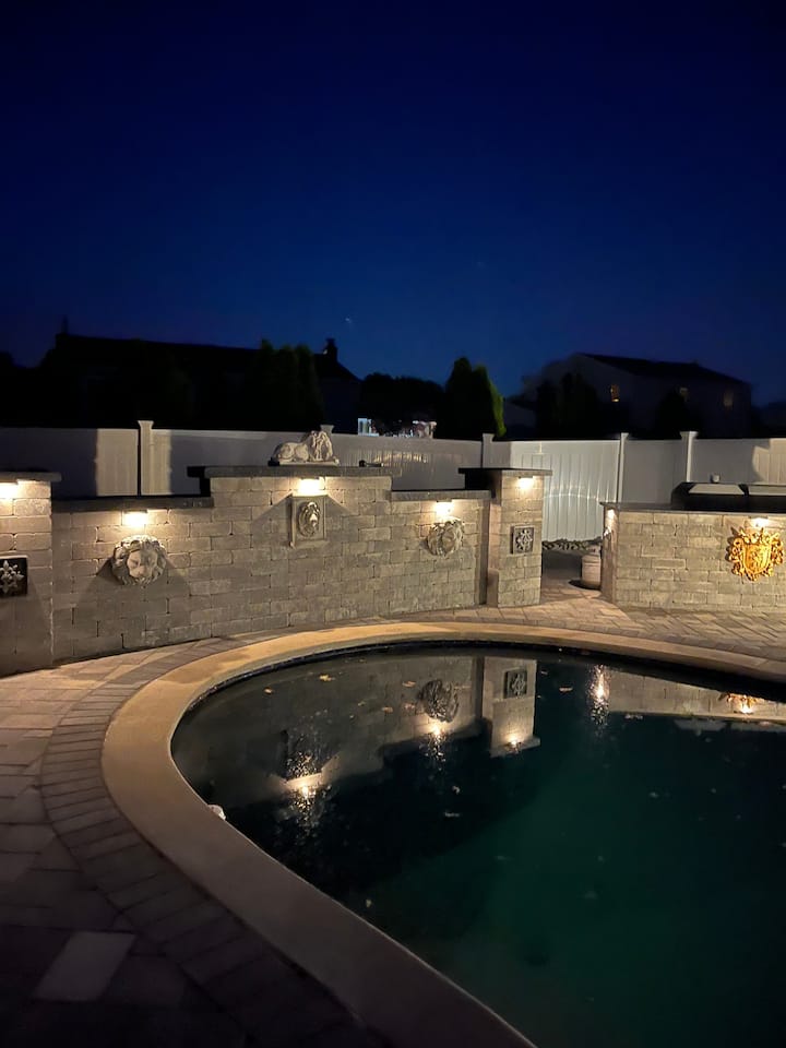 Andrea & Curt Oasis the home of diamonds Apartments for Rent in