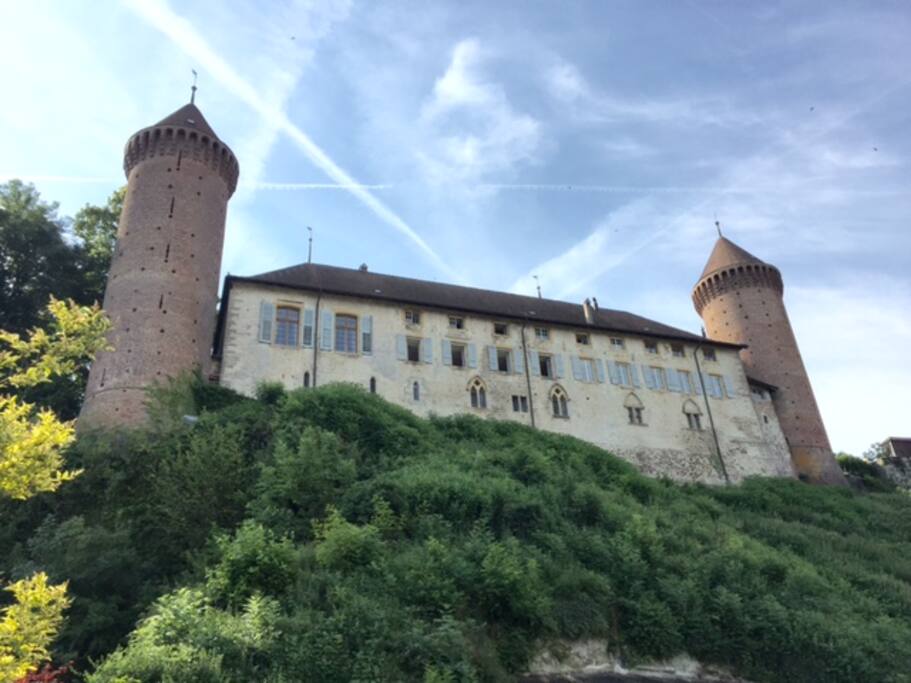 Château Chenaux
Schloss von Estavayer-le-lac nur 10 min zu Fuss entfern