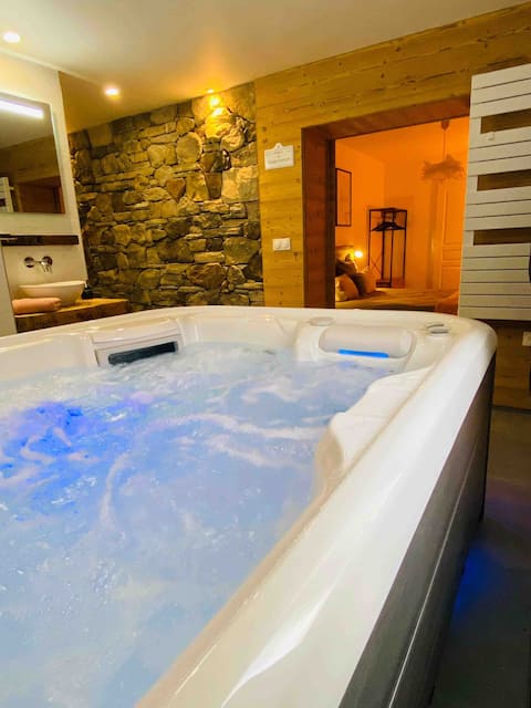 Gite "L 'Atelier" with jacuzzi and private sauna