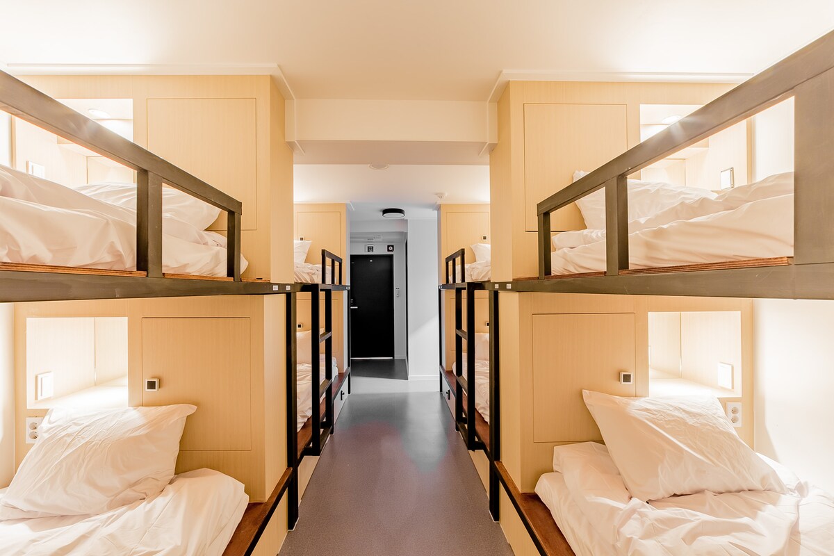 36 Nampo, Jagalchi, 8Bed Mix Dormitory, Dear moon - Bed and