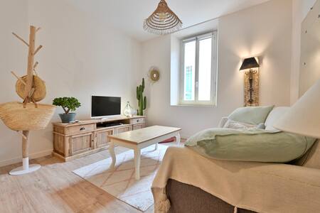 Perle rare au coeur de Cassis à 30m du port.