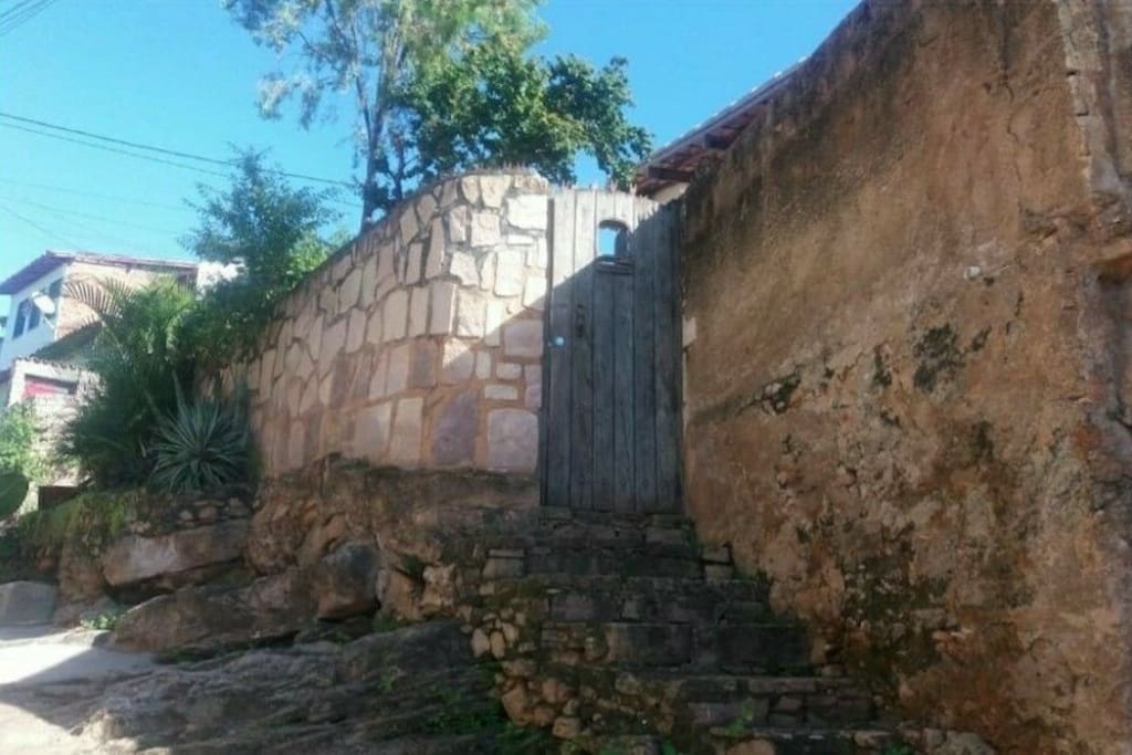 segunda entrada principal do exterior da casa