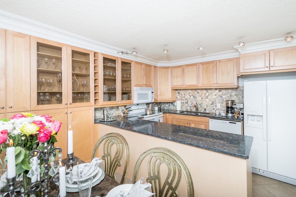 Amazing Gourmet Kitchen