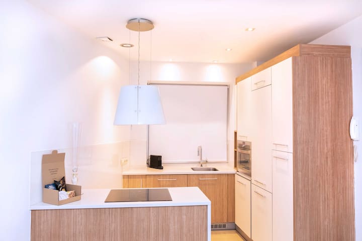 Stunning 3 bedroom apartment next to Retiro Park gallery image 3