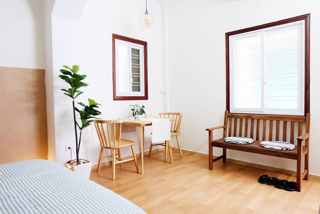 This lovely space for enjoy your meal, or work (might be)