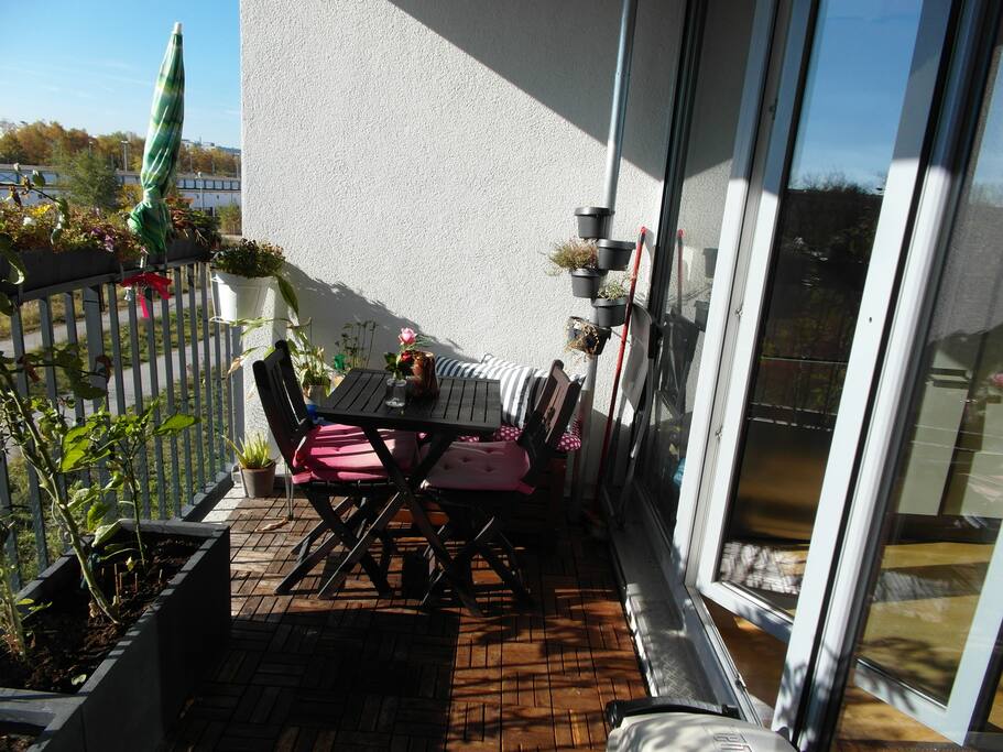 Sonniger Süd-West-Balkon